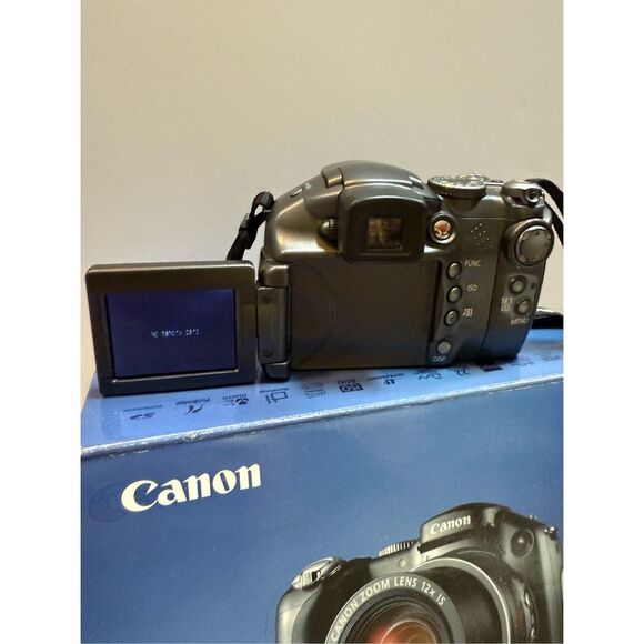Cannon Powershot S3 IS Camera With 6.0 Megapixel Sensor - Picture 4 of 10